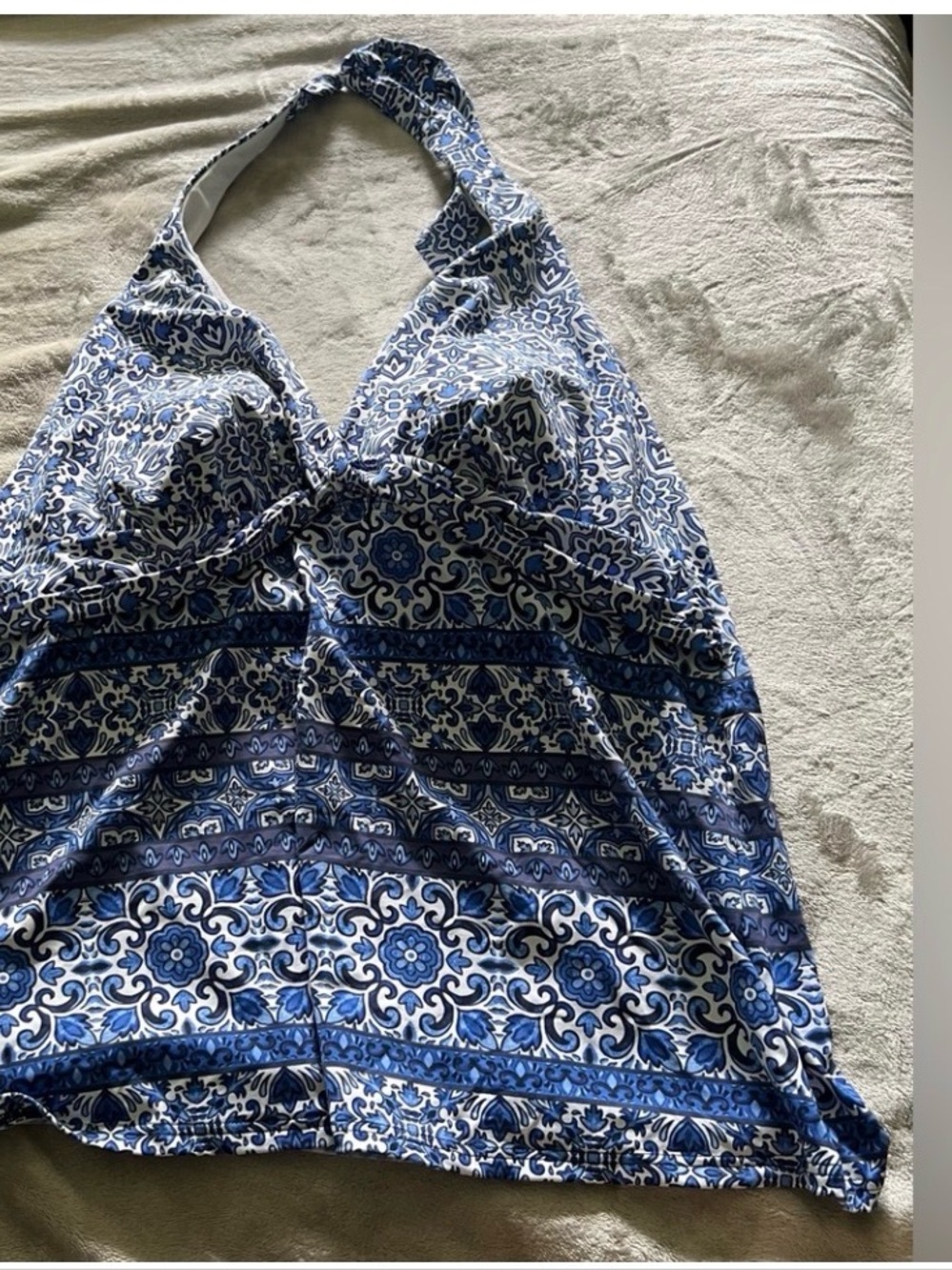 Lands’ End Blue And White Print Halter Style Tankini Swimsuit 
Size 18
